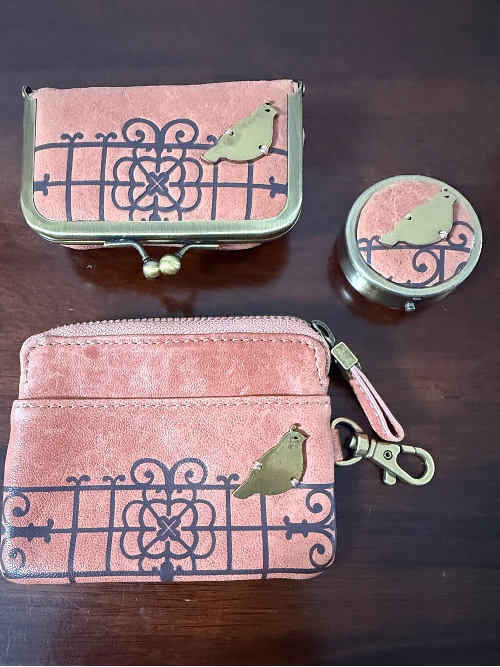 Women’s Fossil Purse Accessories. Tan with Bird Accent. EUC - Picture 3 of 16